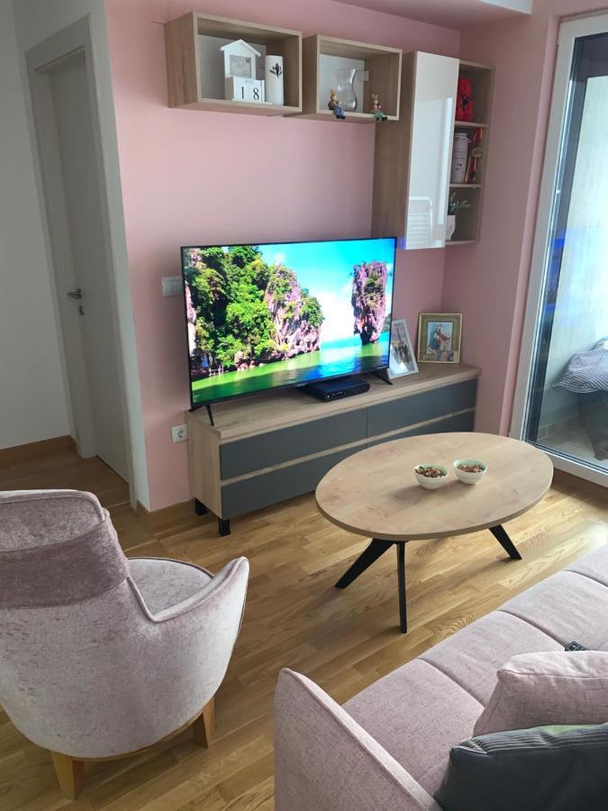 Pink Modern Apartment Skopje Zewnętrze zdjęcie
